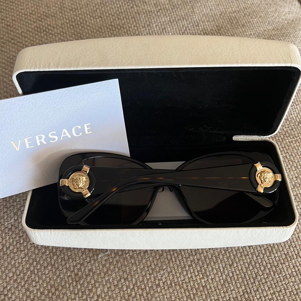 NEW Authentic Versace sunglasses, w/ original case, cleaning cloth.